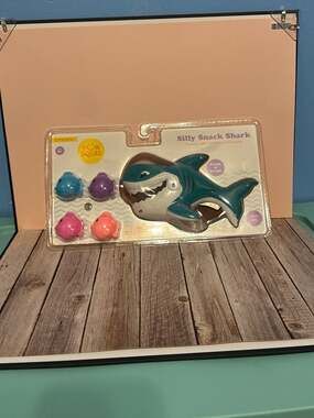 Sun Squad Silly Snack Shark 5-Piece Catch & Count Pool Toy Set
